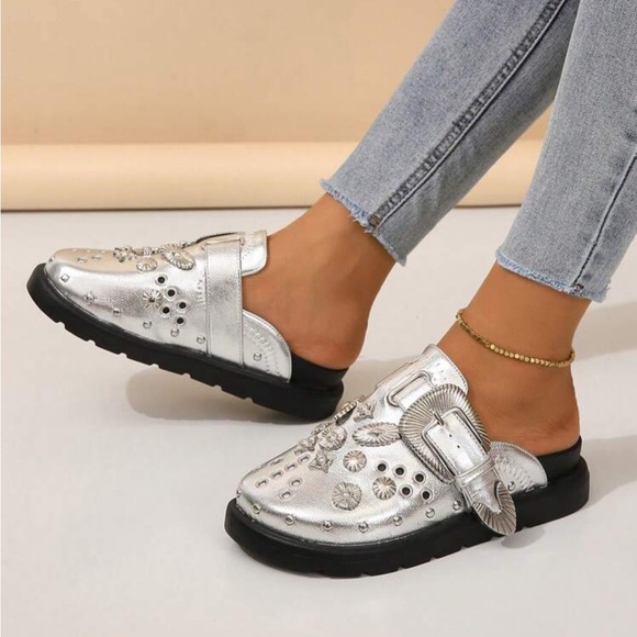 Women's Wedge & Platform Mules - Picture 5 of 9